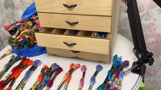 1. ХРАНЕНИЕ НИТОК/Первая встреча смотреть онлайн