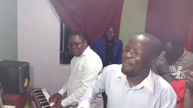 Anto anto,Dineonge remb Yesu , Yesu ameinuliwa mtazame and ochulo gowi live. By Zaburi Band. смотреть онлайн