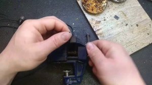 Простой ремонт сломанного провода наушников