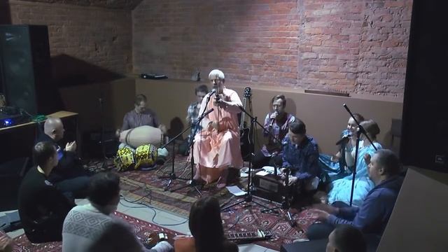 Киртан: Радхе Рамана Хари Говинда Джай Джай. Свами БВ Неми Махарадж смотреть онлайн