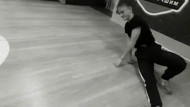 #nofromschool девочки танцуют БРЕЙК ДАНС в Комсомольске на амуре смотреть онлайн