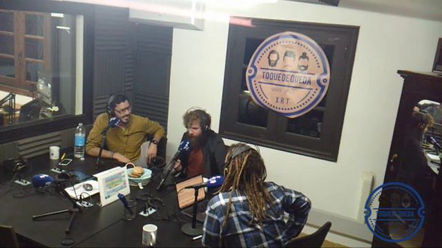 #TDQ 1x02 Toque De Queda - Norberto Trujillo - El Hierro, Cine Para Adultos y Césped Artificial смотреть онлайн