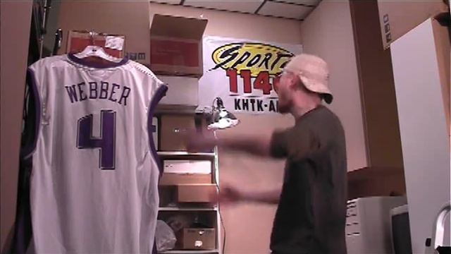 You thought Christian Bale is hard to work with. Wow, watch Little Joe смотреть онлайн