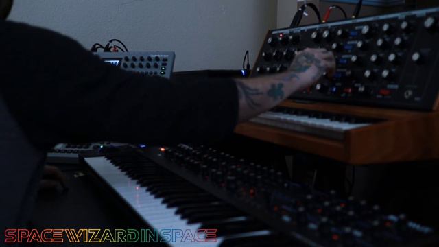 Elektron Four MKII, Rytm MKII, Novation Summit and Moog Voyager Jam смотреть онлайн