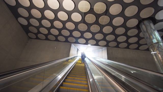 Hungary, Budapest, Metro ride from II. János Pál pápa tér to Rákóczi tér, 4X escalator смотреть онлайн