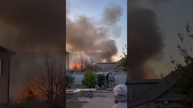Пожар в Геленджике ул. Новороссийская 89 17.11.21. смотреть онлайн