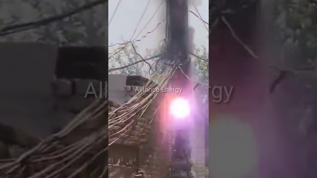 Short Circuit on electric Pole | Blast on energy meter | Electric fire смотреть онлайн