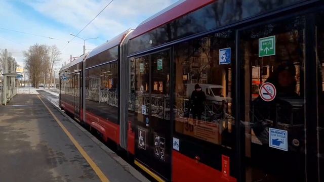 Новинка для Петербурга! Трамвай 71-932 "Невский" смотреть онлайн