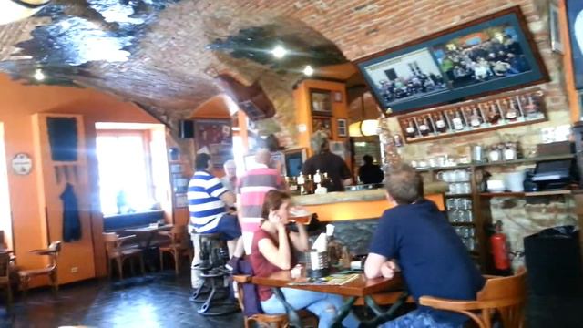 Ресторан,,Бредовый Двор'' в Праге.С друзьями.06.06.2014 г. смотреть онлайн