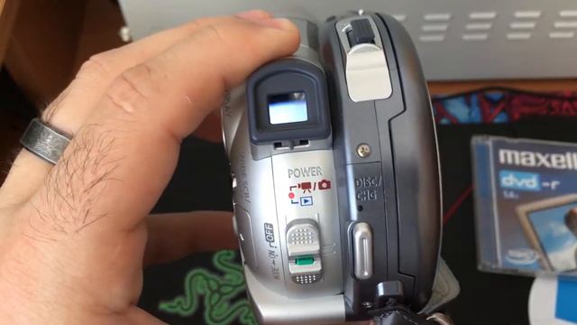 Canon DC100: Mini DVD camcorder din 2006 смотреть онлайн