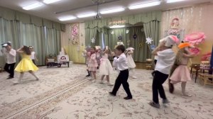 Заводной , веселый танец на утренник  в детском саду!