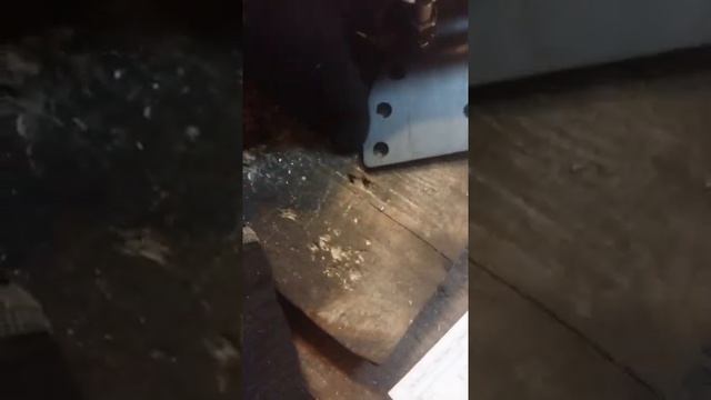 Ролик №03. Установка газлифтов в напольный люк в погреб своими руками, при помощи комплекта №5-50. смотреть онлайн