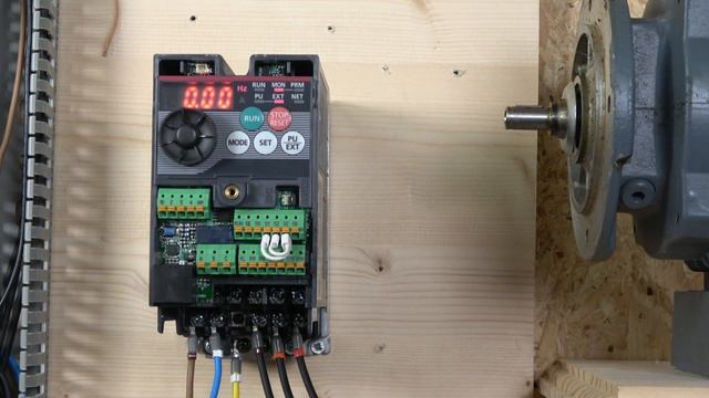 Mitsubishi FR-D700 local control, parameter set up and Factory reset. (English) смотреть онлайн