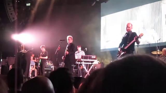 Franz Ferdinand - Paper Cages Live in Toronto April 8, 2018 смотреть онлайн