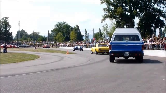 Chevrolet Camaro 1975 - Mustang and AC Cobra - Big V8 смотреть онлайн