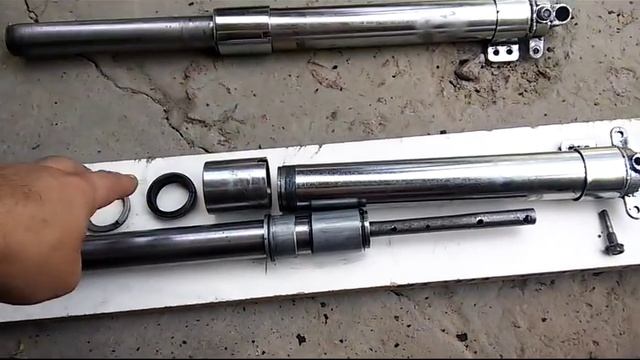 Мотоцикл Минск, Восход, вилка передняя, снятие разборка. Люфт вилки. 1 часть. смотреть онлайн