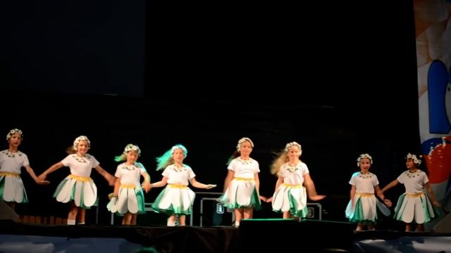 Танец "Ромашки" / "El baile de flores" ruso nacional. смотреть онлайн