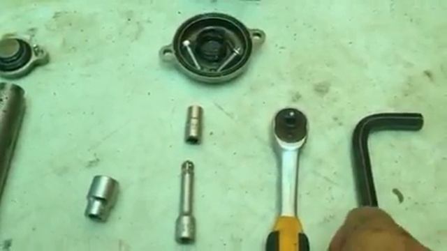 SWM 650 Superdual ( oil change ) смотреть онлайн