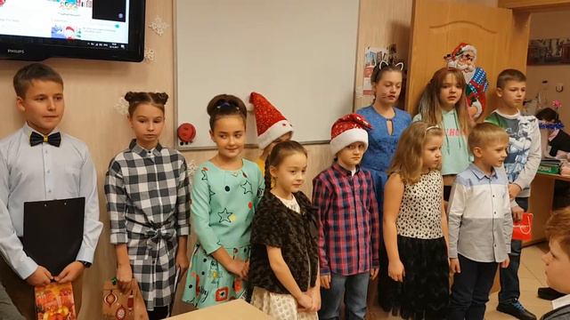 Christmas Party 2018 в школе иностранных языков Диалог 1 смотреть онлайн
