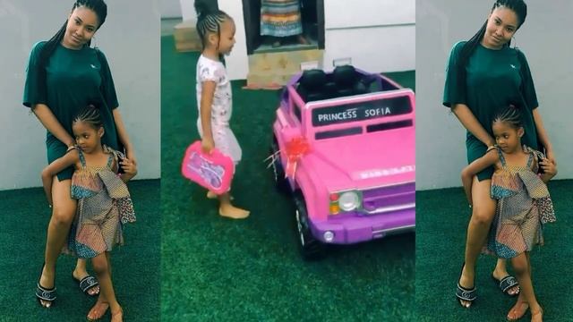 Flavour Gifts Her Daughter Sophia a Brand New Pink Gwagon for Her School Run смотреть онлайн