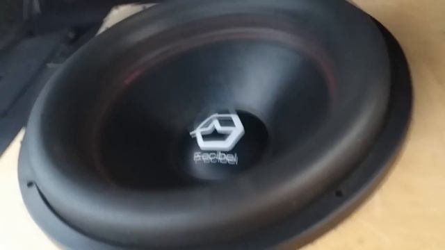 Ural Decibel 18 + Kicks QS 1.1000 19hz разминка #Т332ОУ123 смотреть онлайн