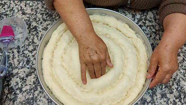RAMAZANDA FARKLI LEZZETLER ARAYANLARA BÖREK TARİFİ. KIYMALI SEBZELİ. İFTAR / SAHUR смотреть онлайн