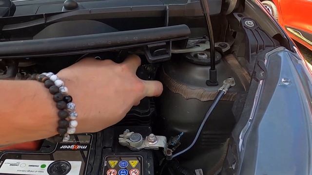 Where is Fuse Box Under the Hood in the Toyota Aygo II ( 2014 – 2021 ) - Find Fuse Box смотреть онлайн