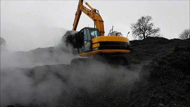 JSA High Capacity compost and wood chip bucket. Fitted to a JCB JS130. смотреть онлайн