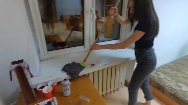 ВЫГНАЛИ ИЗ ШАРАГИ - граффити на стенах смотреть онлайн