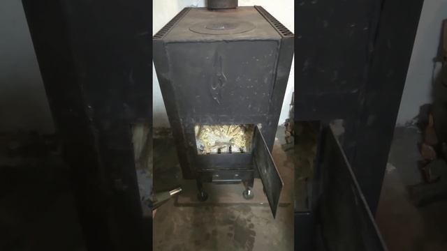 Лайфхак по разжиганию буржуйки, печи, костра просто и быстро смотреть онлайн