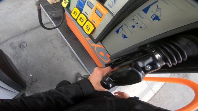 How to fuel up a '13 Honda NC700X in a jiffy 2020 edition смотреть онлайн