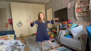 Танцы детей дома