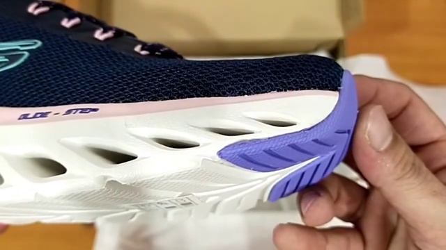 SKECHERS ARCH FIT GLIDE-STEP WARNA NAVY | UNBOXING смотреть онлайн