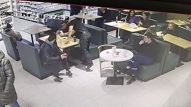 Воры и крысы (Вот так просит еду у посторонних людей) А где гордость??? смотреть онлайн