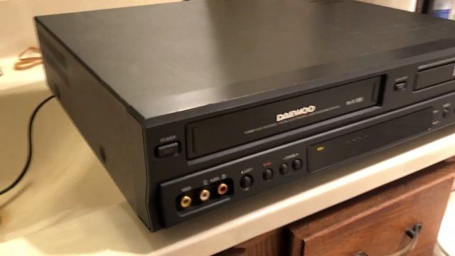 DAEWOO DV6T811N DVD/VCR 6 Head Combo Recorder VHS Player смотреть онлайн