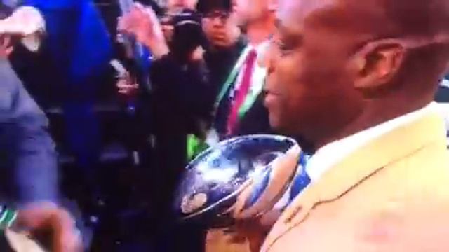 Kevin Hart Lombardi Trophy Blocked смотреть онлайн