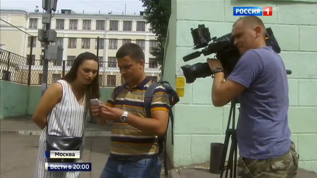 Эвакуаторщик снес крышу автомобиля смотреть онлайн