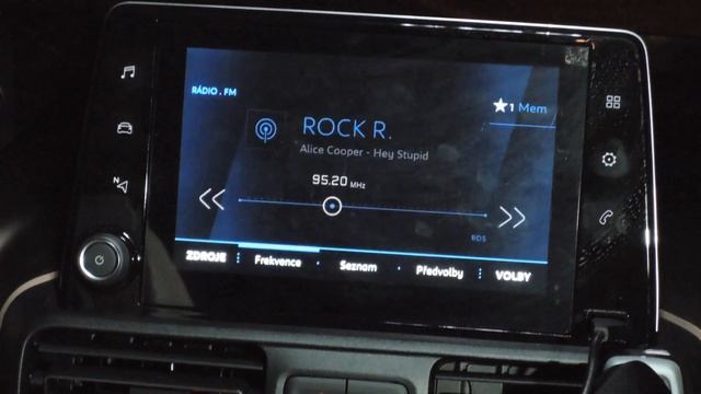 USB-hub Activation Peugeot Rifter