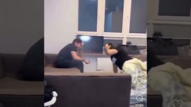 Мужик в шоке😁 смотреть онлайн