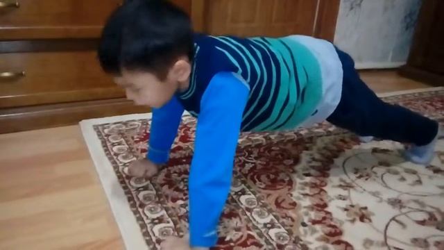 5-летний мальчик сделал рекорд смотреть онлайн