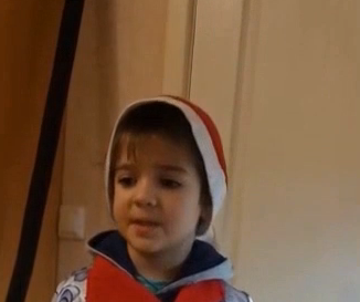 Даня читает стихи.mp4