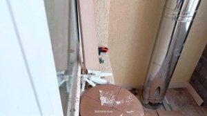 Укладка линолеума обход большой трубы