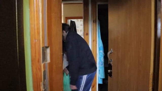 Лудоман Непер переехал к женщине! Брат Непера негодует! Благотворительность. смотреть онлайн