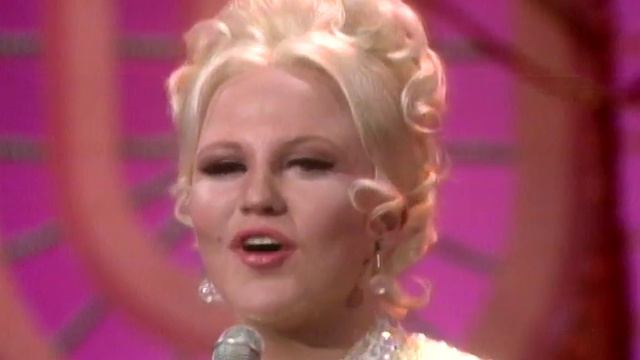 Peggy Lee "(You Make Me Feel Like) A Natural Woman" on The Ed Sullivan Show смотреть онлайн