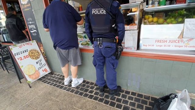 Я - зануда.Всё мне не так.Австралия Сегодня 2020.Какаду на фонаре орёт,что волосы дыбом встанут смотреть онлайн