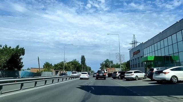 Заступившись за девушке главврач, а придя к ней домой замер от увиденного смотреть онлайн