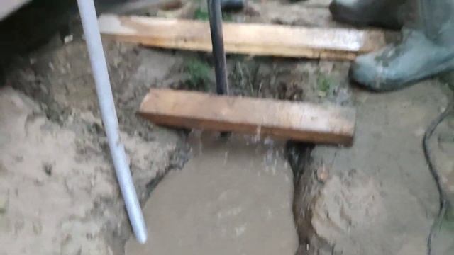 Абиссинкая скважина на даче / 10м/ 1000л.ч/ Анализ воды смотреть онлайн