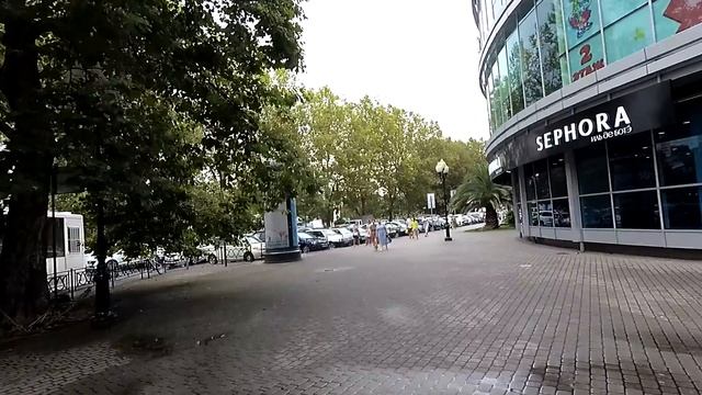 Город Сочи. Прогулка по городу, улица Роз и река Сочи. смотреть онлайн