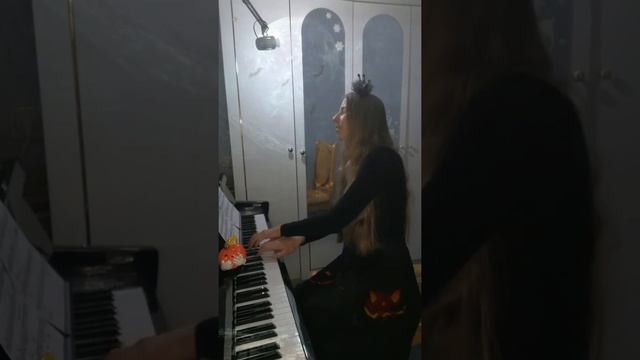 HAPPY HALLOWEEN!?? Эдвард Григ, "Вальс". смотреть онлайн