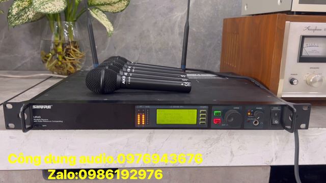 So sánh chất âm mic AKG C535EB với mic Shure UR4S tay UR2 giá 70tr. Quá hay cho mic AKGC535EB. смотреть онлайн